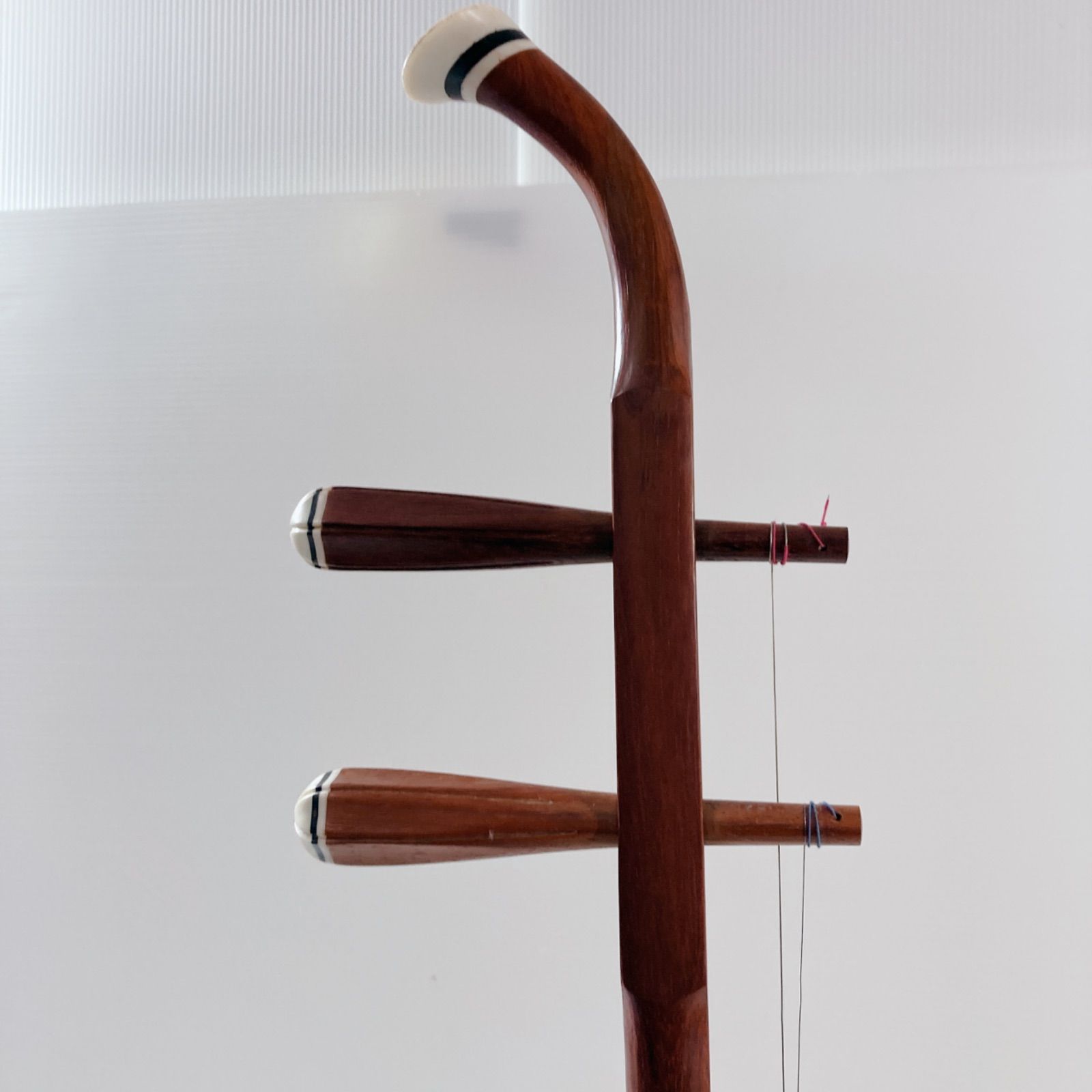 ジャンク品 二胡 弦楽器 ハンドケース付き 中国 伝統的 擦弦楽器