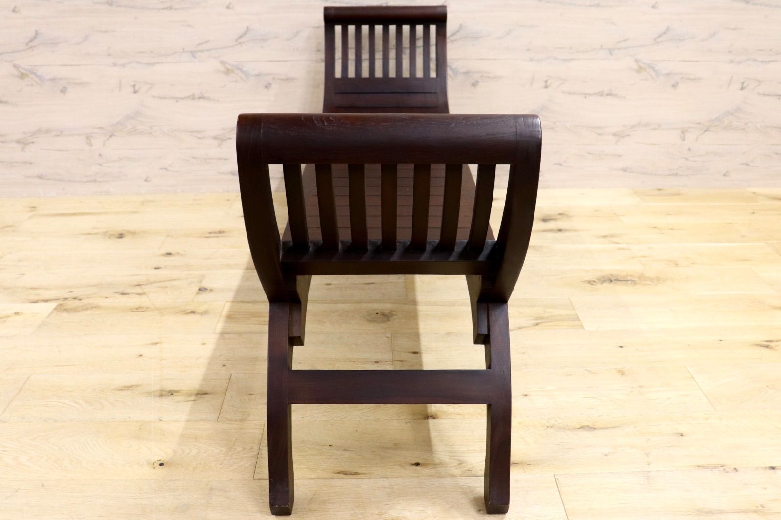 玄関椅子 オブジェ