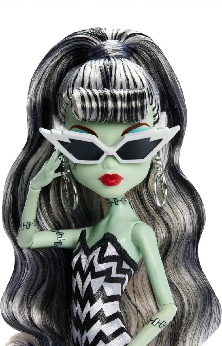 Monster High バービー コラボ 先注文