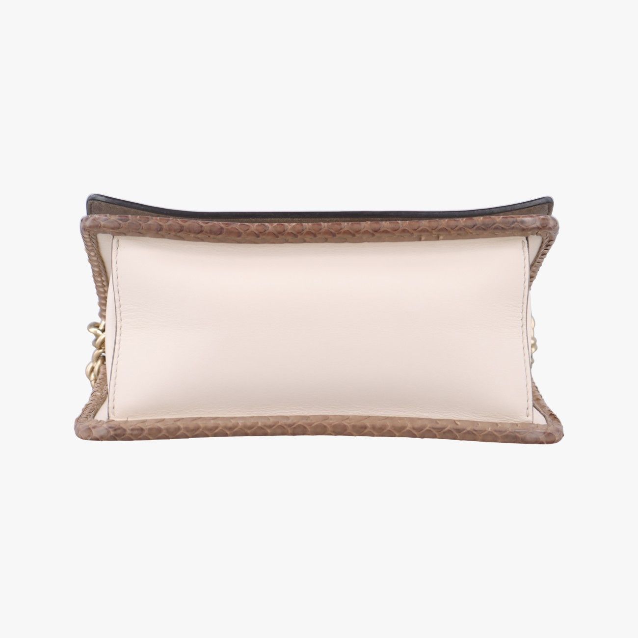 フェンディFendiキャナイエフ