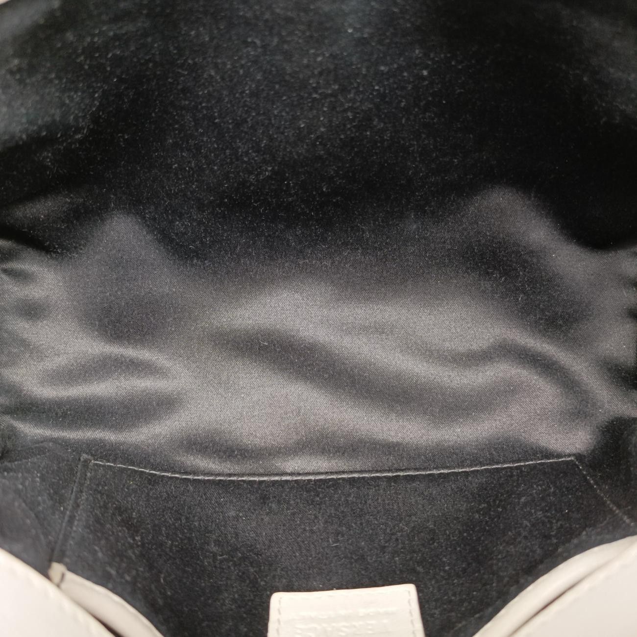 ヴェルサーチェ ヴェルサーチ VERSACEスタッズクリスタルチェーン ホワイト レザー DECORATOM_COM_BR