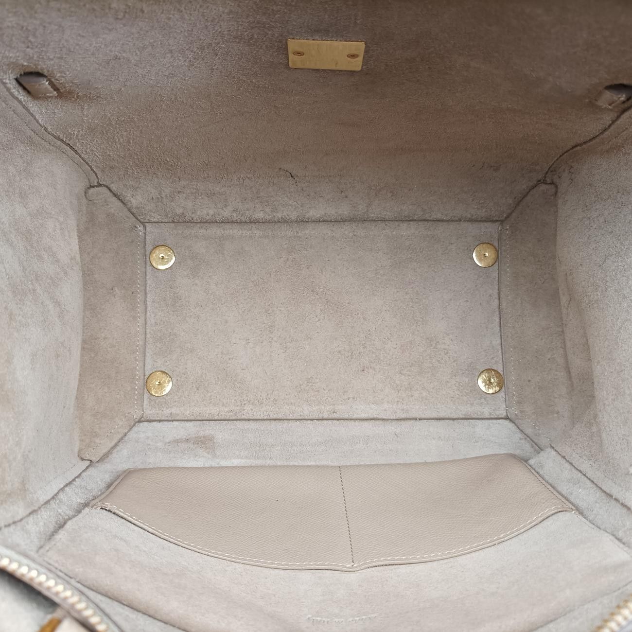 ベージュ レザー