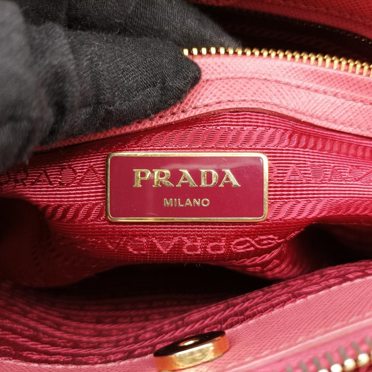 サフィアーノレザー