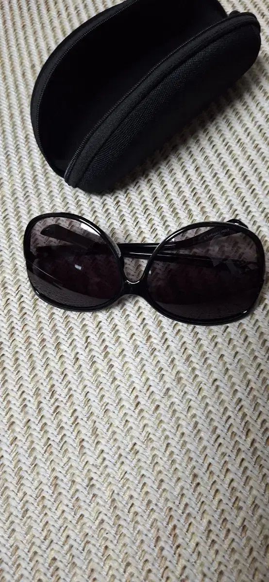 イヴ サンローラン エル サングラス