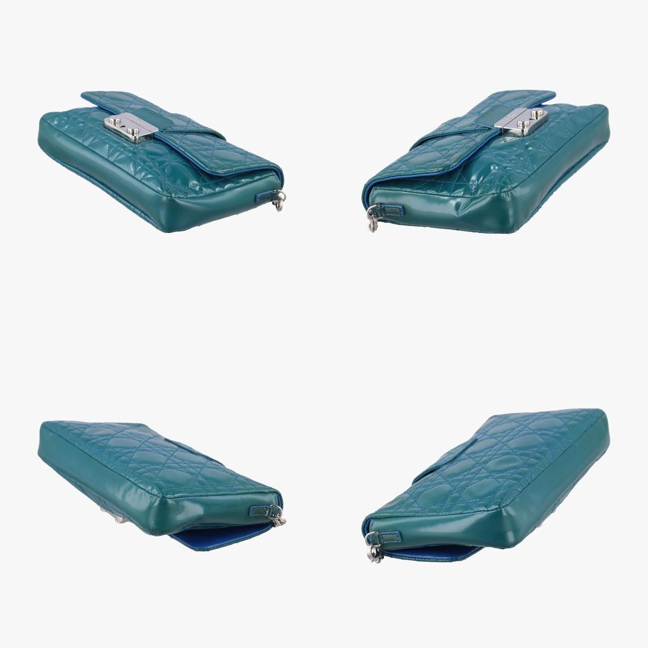 パテント 02-LU-1112