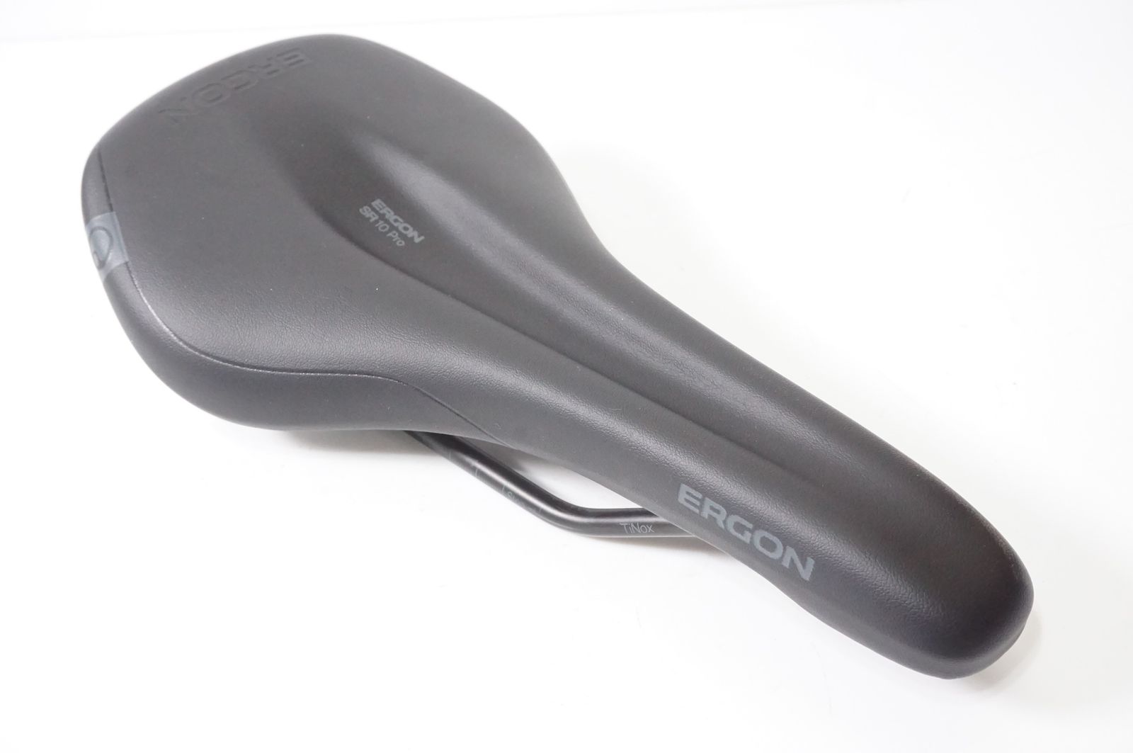 ERGON 「エルゴン」 SR 10 PRO サドル / バイチャリAKIBA店