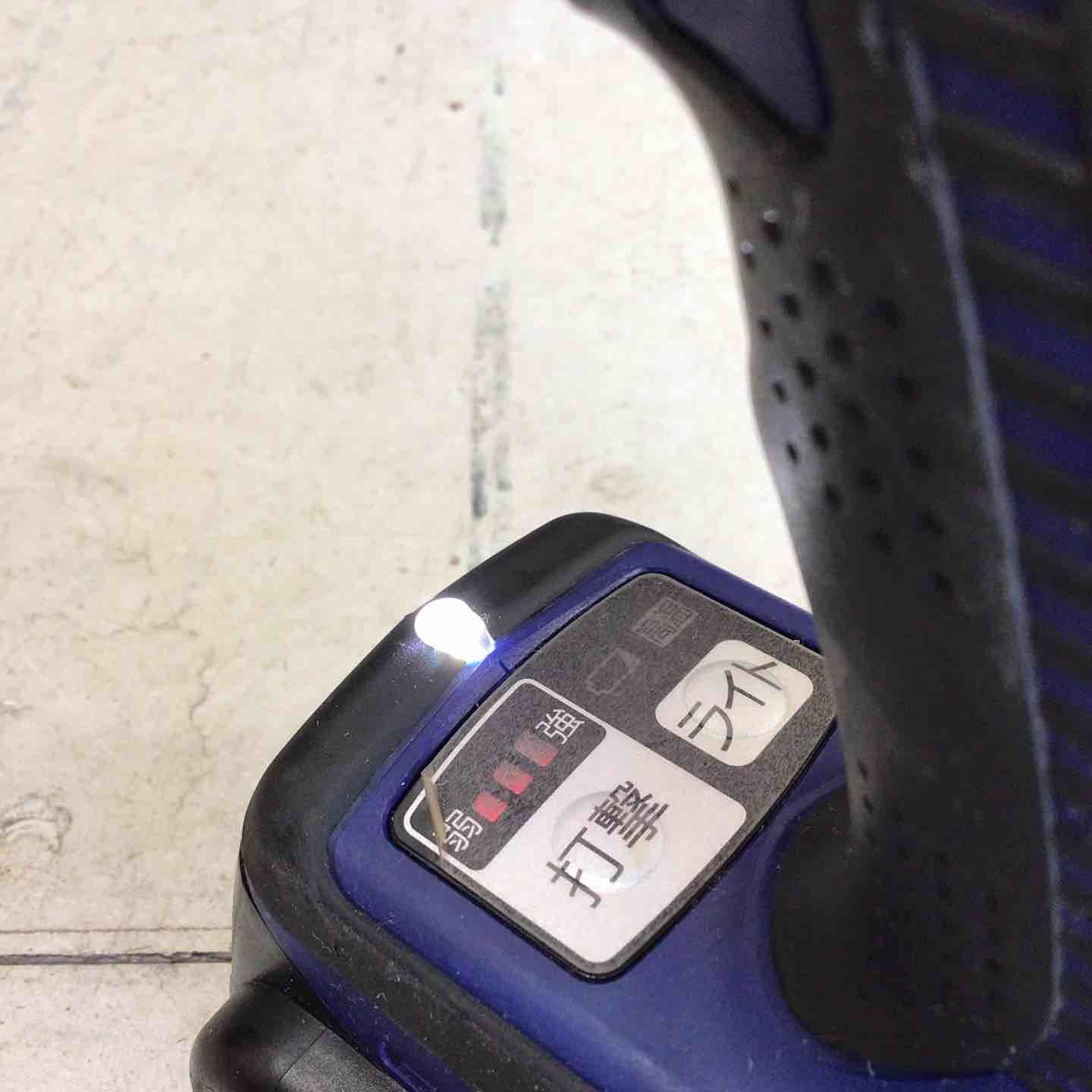 コードレスインパクトドライバ