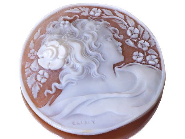 ジュエリー アレサンドロ クリスピーノ作 優雅な女性と花の彫刻 シェルカメオルース 49.9ｍｍ×49.5ｍｍ w5829i