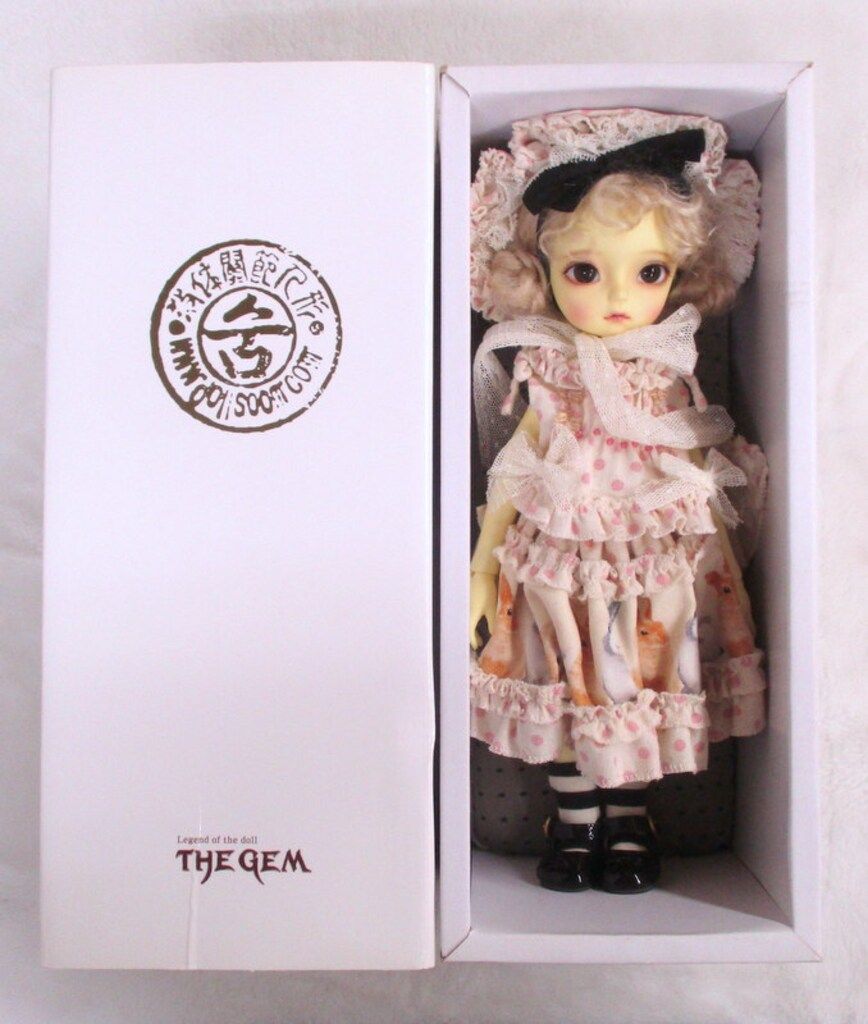 the SOOM imda3.0 Babette cream white skin