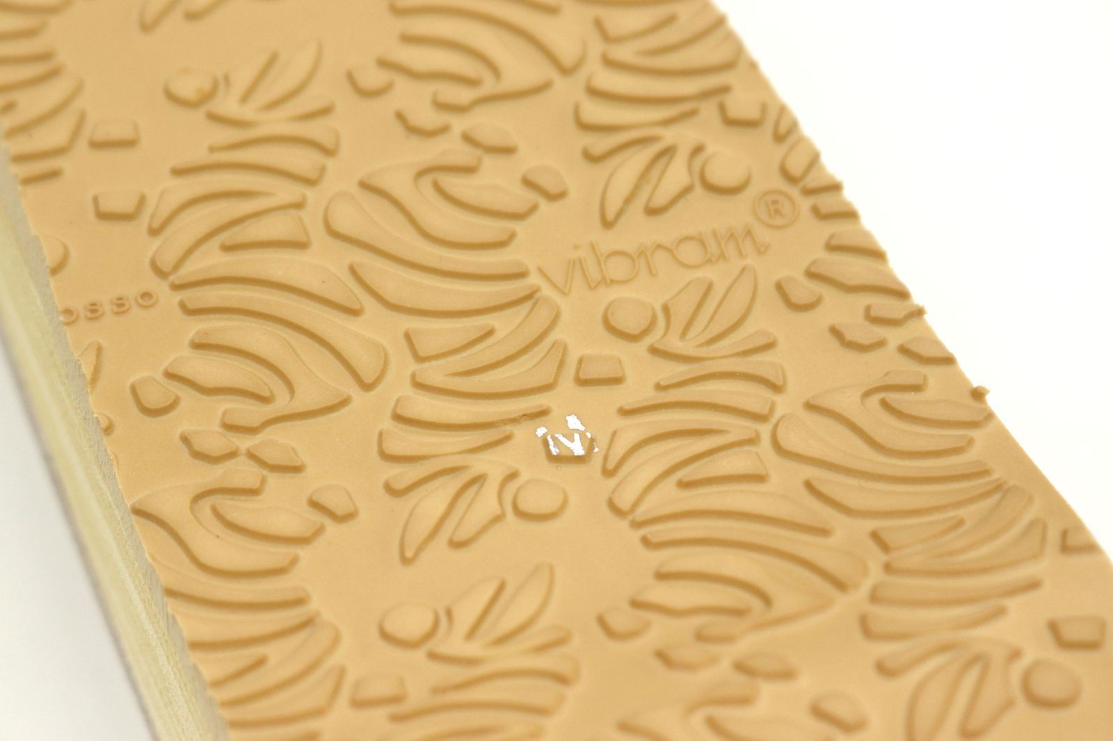 菱屋カレンブロッソ