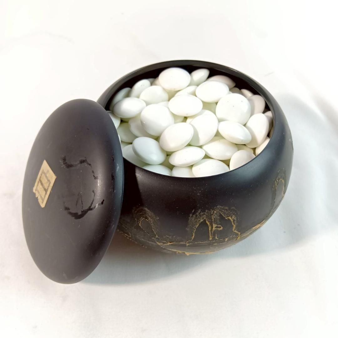 碁石白黒 漆調木製碁笥付白黒碁石セット欠け汚れ有約392粒昭和レトロ囲碁用品