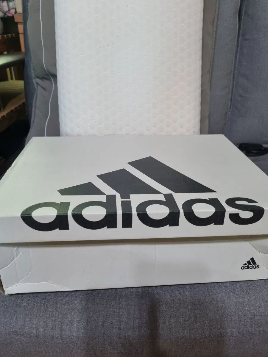 アディダス ランニングシューズ GY6348