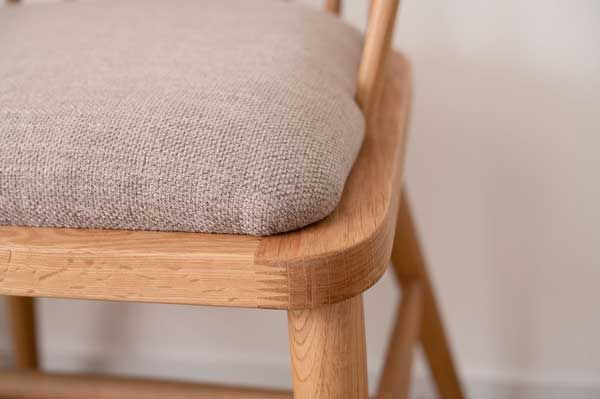 天然木 オーク のウィンザーチェア クッション座面 W52×D52×H73×SH47cm No.76 ファブリック ベージュ WWW_OLIVIERBERNSTEIN_COM