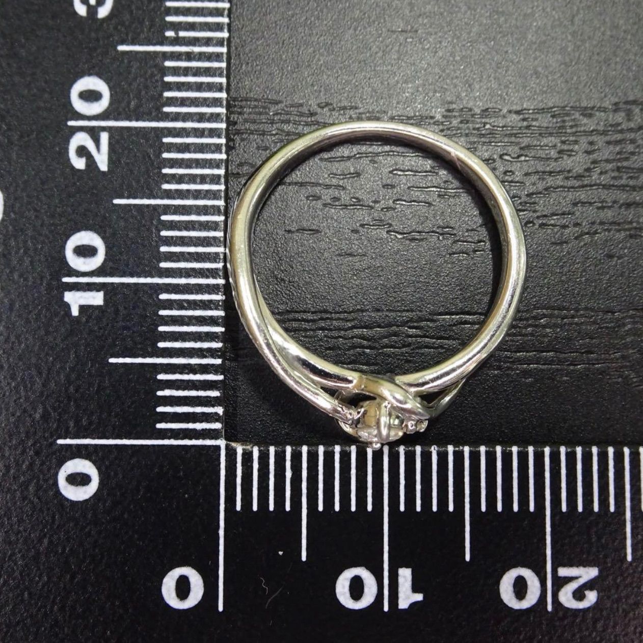 プラチナ pt900 天然ダイヤモンド0.10ct デザイン リング 指輪 約9号 