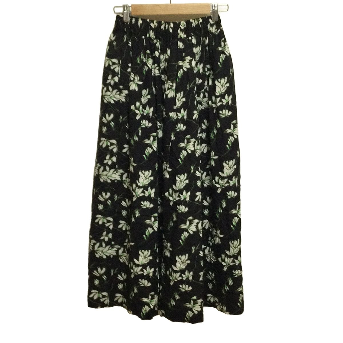 SACRA サクラ ロングスカート サイズ38 M レディース - 黒×白×マルチ 花柄 ウエストゴム