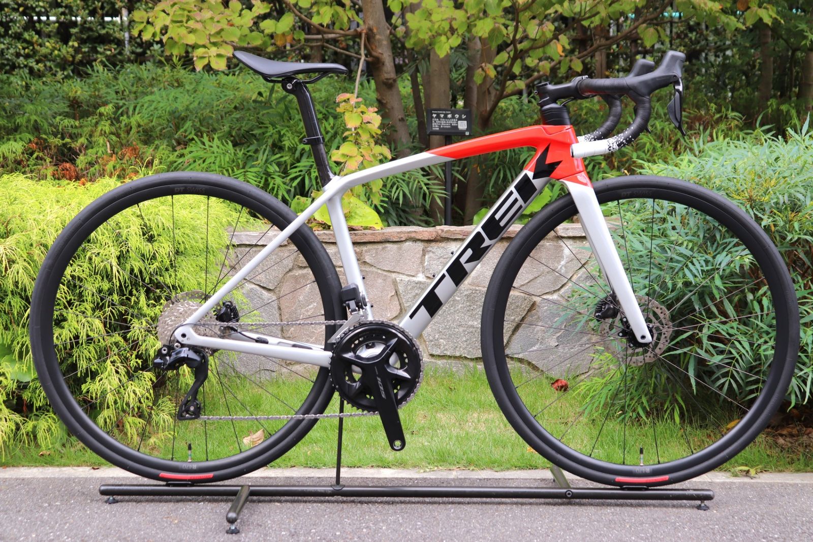 認定 車 トレック TREK エモンダ ディスク EMONDA SL6 DISC 2025年 50サイズ 105 Di2 R7170 12S カーボン ロードバイク さいたま浦和店