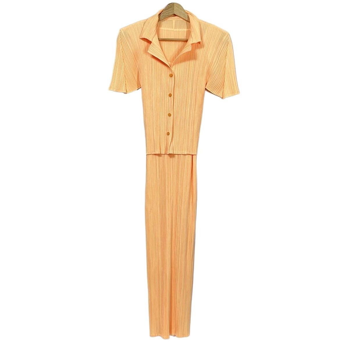 PLEATS PLEASE プリーツプリーズ ワンピースセットアップ レディース - オレンジ