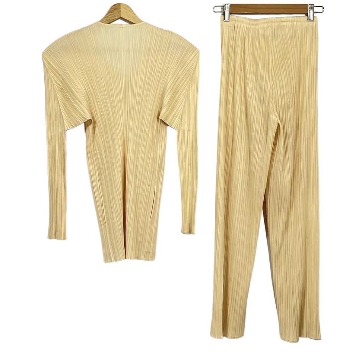 PLEATS PLEASE プリーツプリーズ レディースパンツセットアップ レディース - ライトブラウン プリーツ ウエストゴム