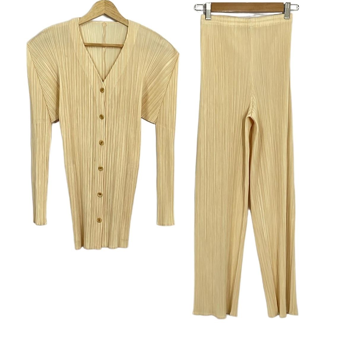 PLEATS PLEASE プリーツプリーズ レディースパンツセットアップ レディース - ライトブラウン プリーツ ウエストゴム