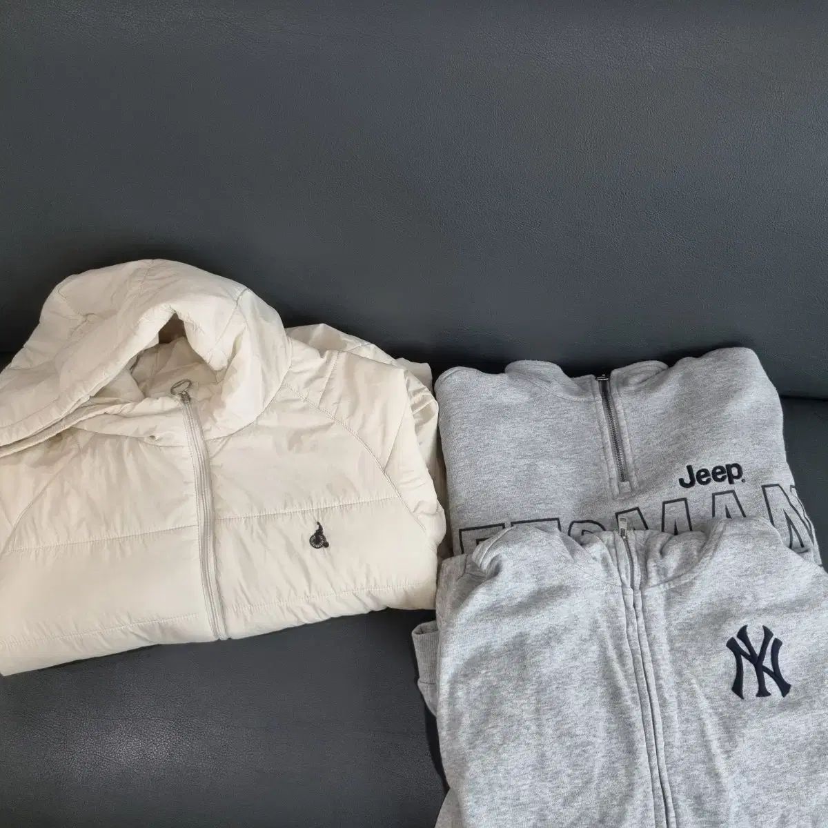 ジープキッズ ジップアップ