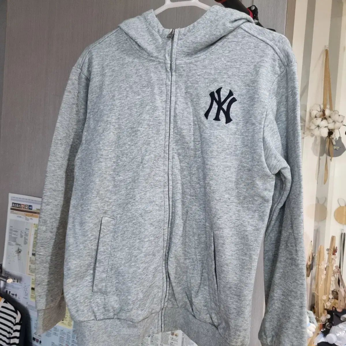 MLB フードTシャツ