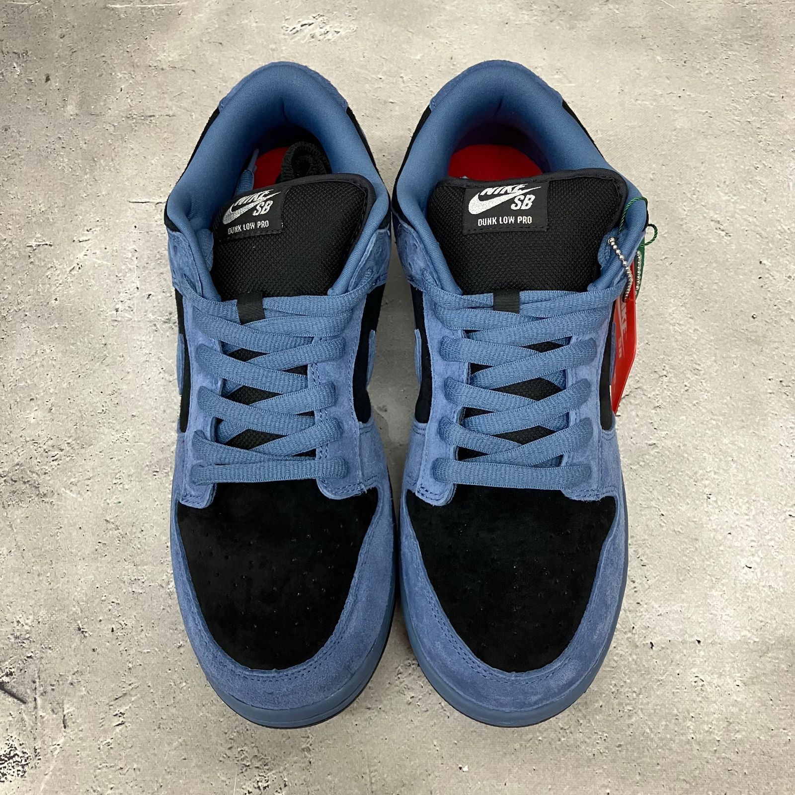 Supreme × Nike SB Dunk Low 