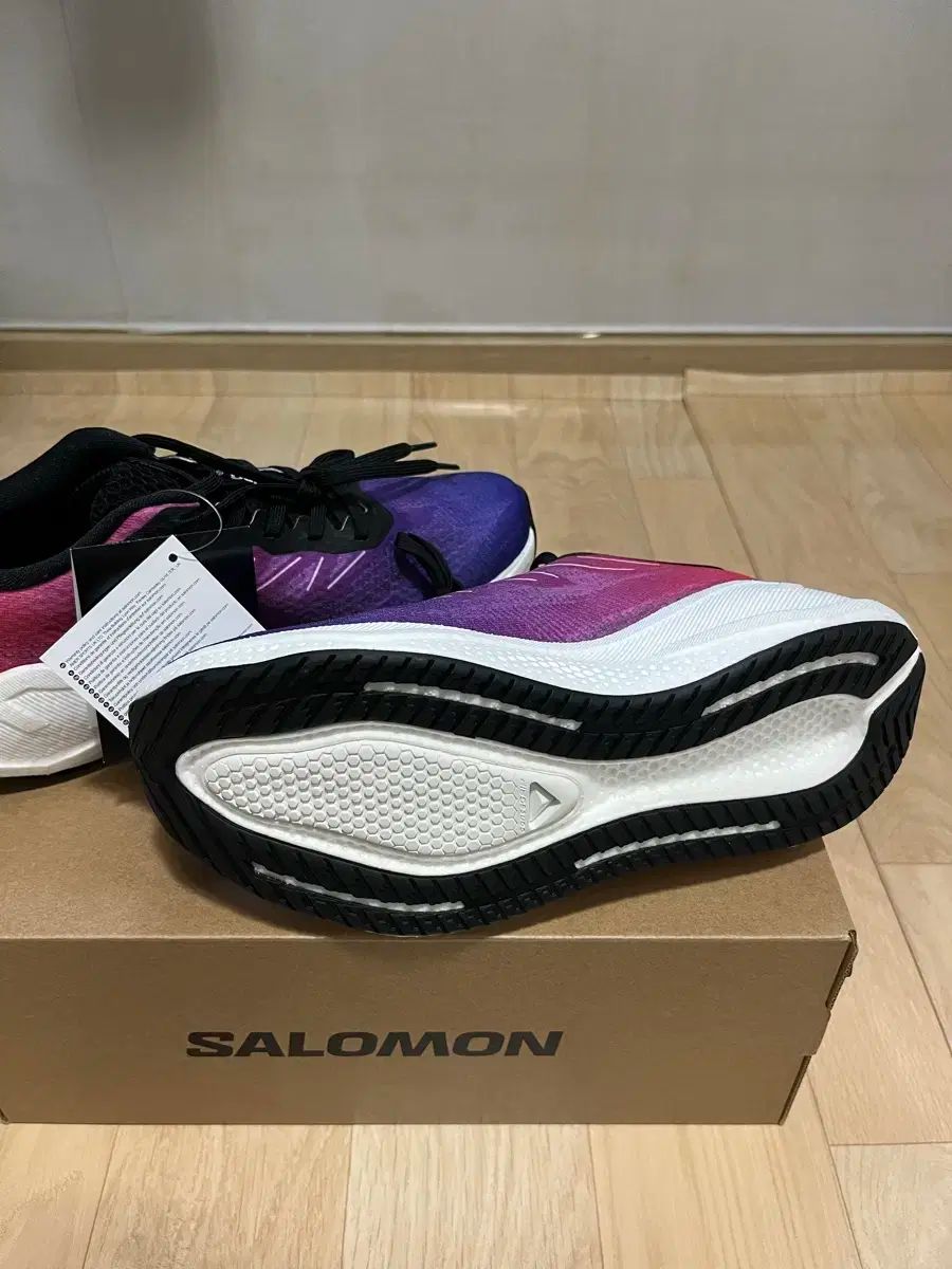 SALOMON サロモン