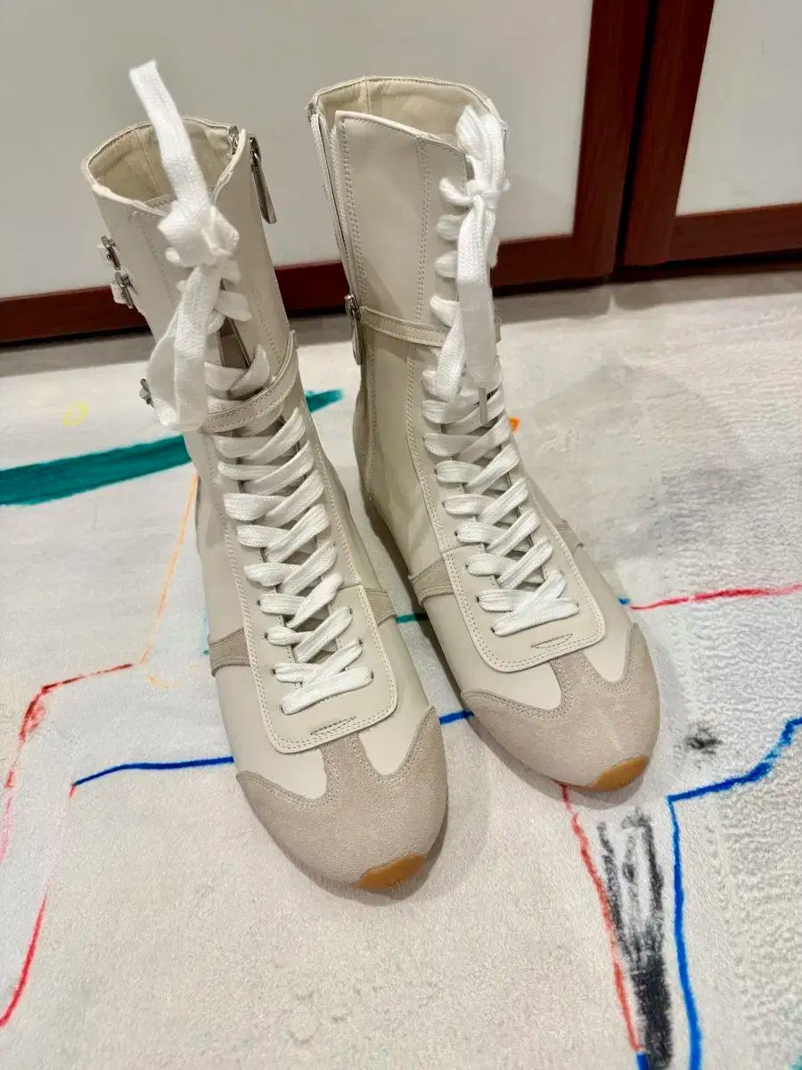 ムードナイト シンディ ボクサー レースアップ ブーツ 240 クリームCOLOR