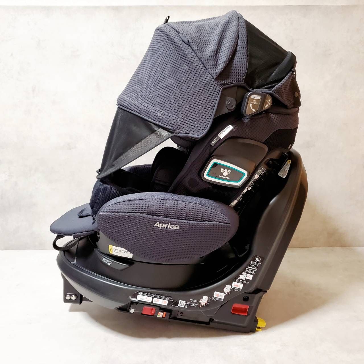 フラディアグロウ ISOFIX