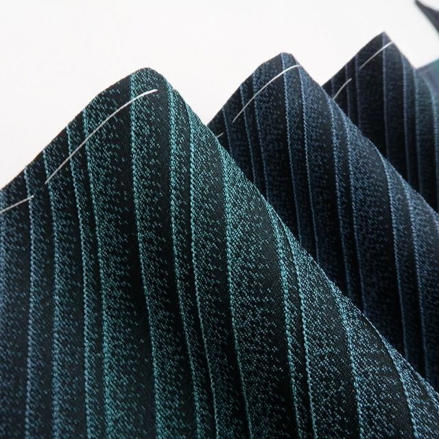 ❁tomihisa❁ 斉藤三才 着物 正絹 新しい自分を探して いつもと違う大人びた個性 仕付け糸付 お召 6932