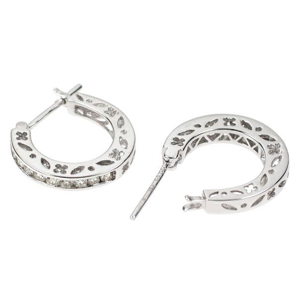 K18WG ダイヤモンド フープ ピアス 0.60ct - メルカリ