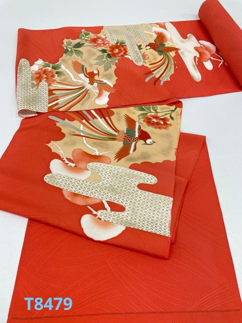 【値下げしました】正絹 振袖(ほぼ)フルセット 赤字の古典柄 紋意匠 金彩加工 付け下げ 手描 金彩 鳳凰 牡丹 紋意匠 正絹 反物 - メルカリ