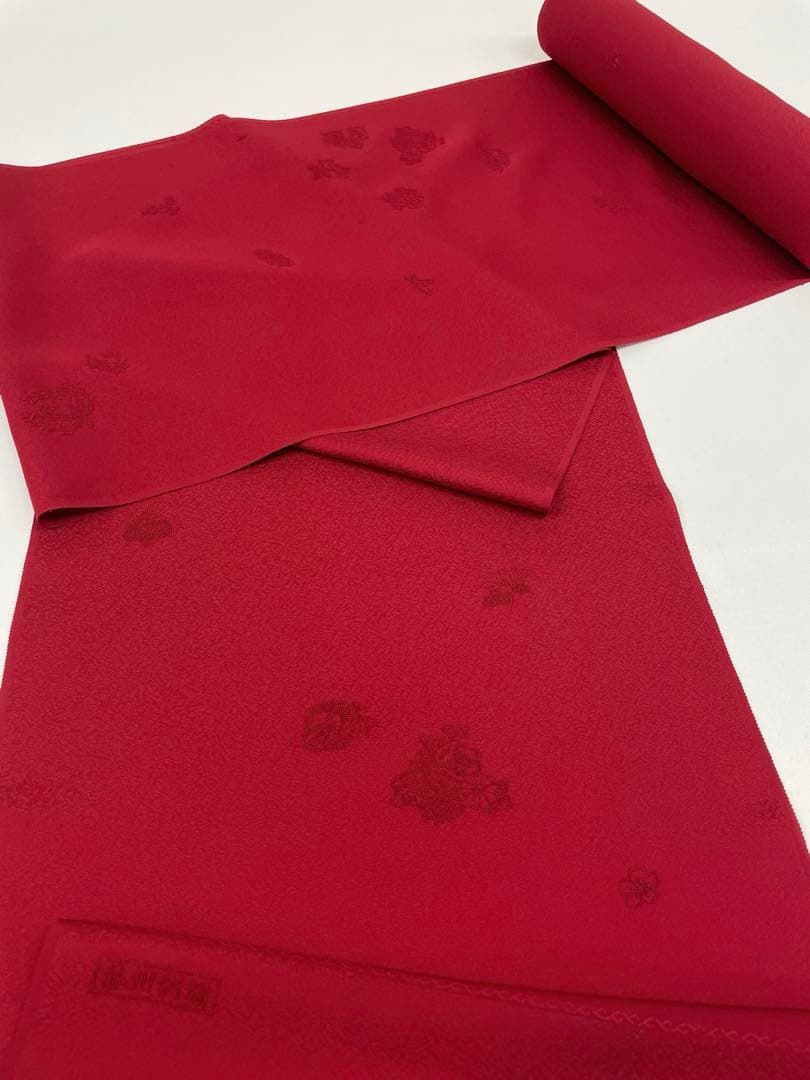 付け下げ 蘇州刺繍 相良刺繍 紋意匠 真紅色 正絹 反物 - メルカリ