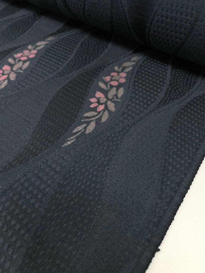 コート地 ふくれ織 紋意匠 立涌文様 正絹 反物 - メルカリ