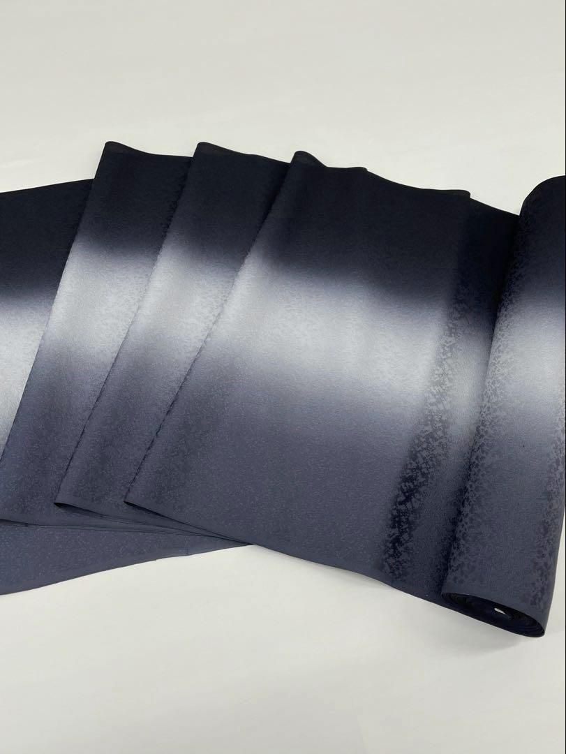 小紋 沙織 京手染 縦ぼかし 紋意匠 黒・グレー系 正絹 反物 - メルカリ