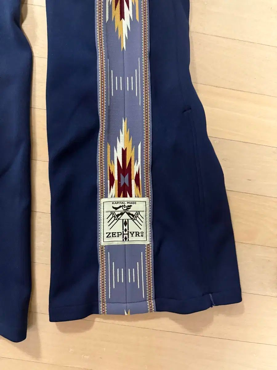 ゼファー トラックパンツ