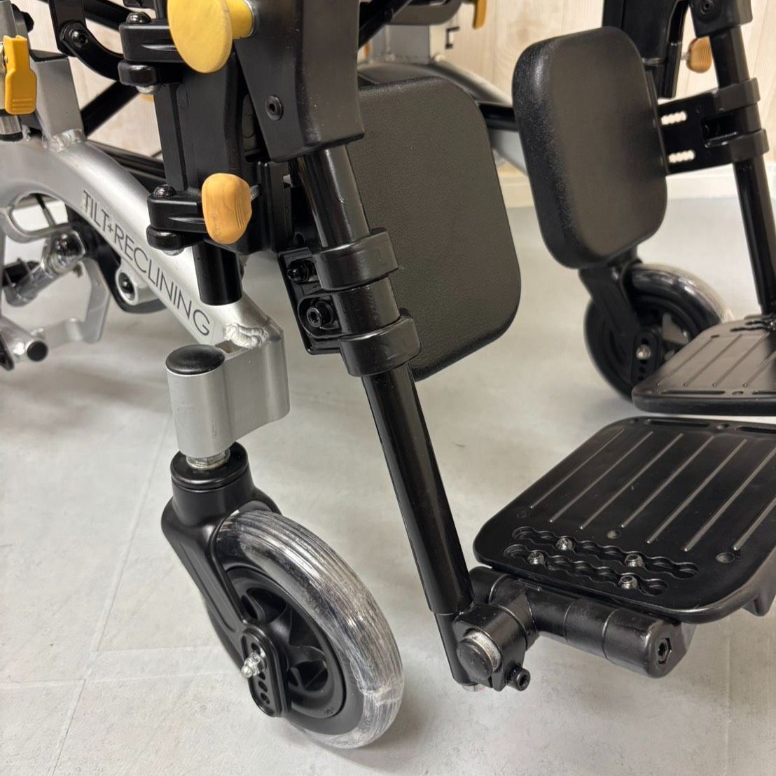 松永製作所 ティルト＆リクライニング 車いす MH-CR3D 折りたたみ