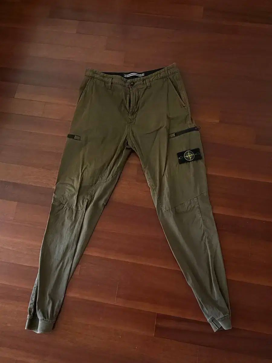 STONE ISLAND ストーンアイランド カーゴ ジョガー パンツ カーキ 32