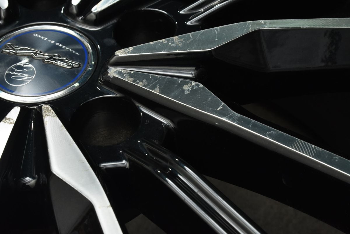 215|60R17 アルファード