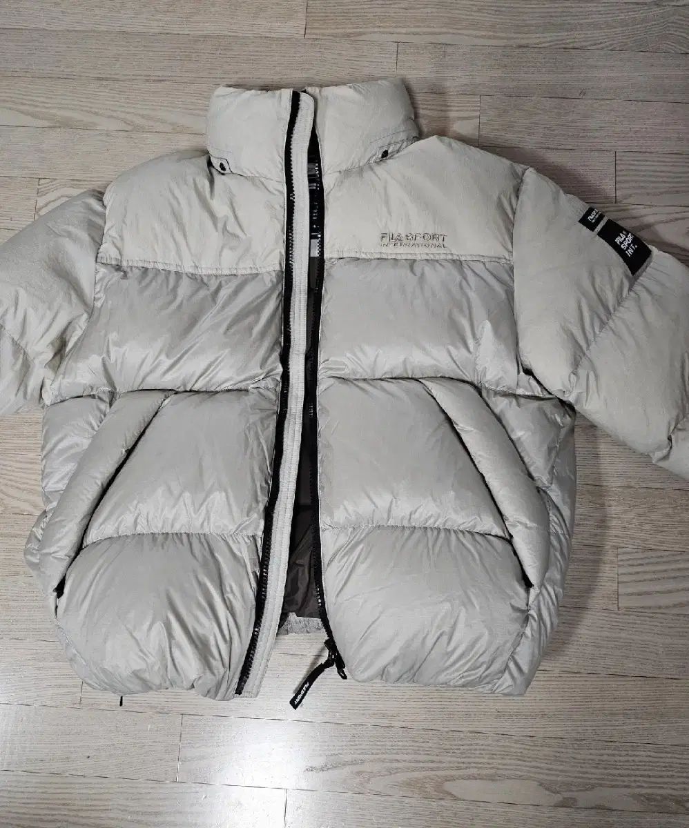 サンバイザーグレー ニット帽 ゴルフ スポーツ 防寒 耳カバー 毛糸