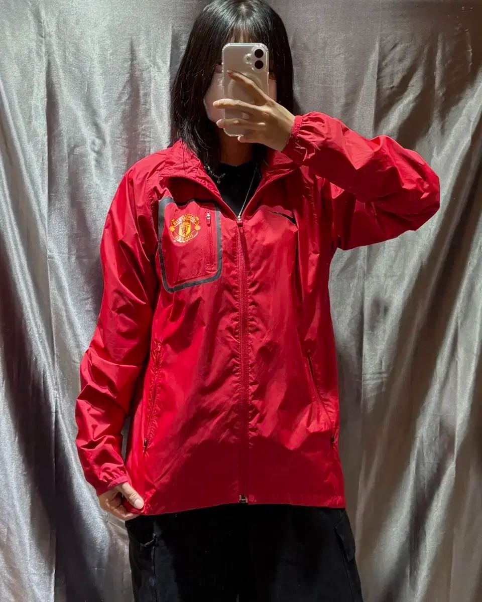 S NIKE マンチェスター ユナイテッドFC スウッシュ レッド ウィンドブレーカー