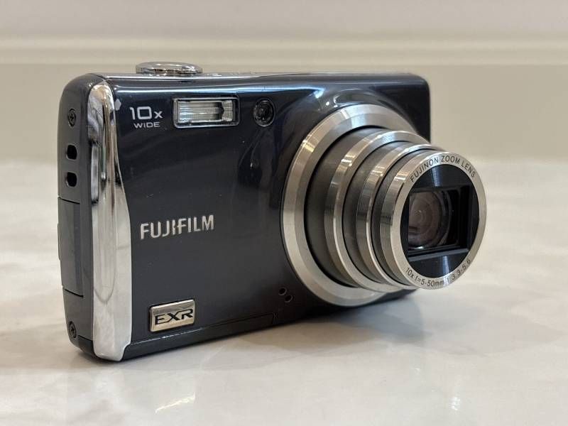FUJIFILM FINEPIX F70EXR コンパクトデジタルカメラ デジカメ 