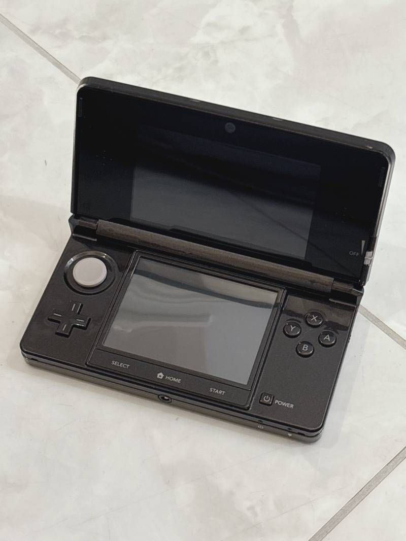 Nintendo 3DS ブラック CTR-001 初期化済み 任天堂 【公式通販】 Nintendo 3DS ブラック CTR-001 初期化済み 任天堂 【公式通販】