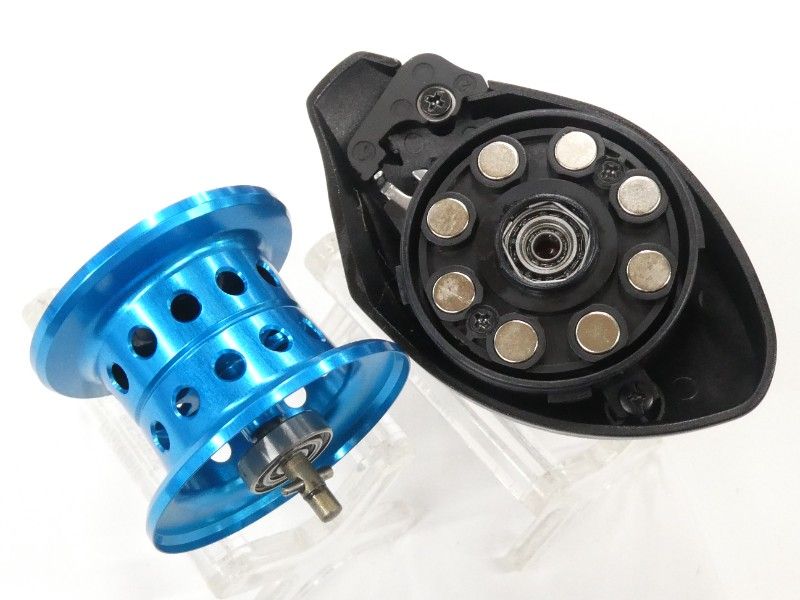  ジーニアスプロジェクト グラビアス Kイマエ オーロラ 右 01 ベイトリール(ルアー用) リール