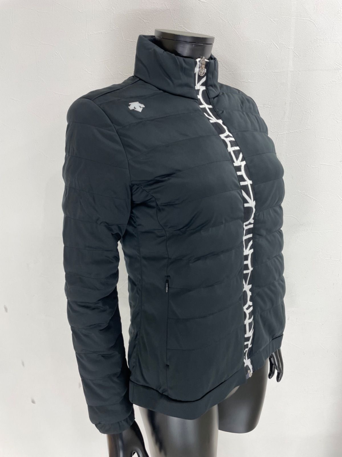 海外ファッション通販。 DESCENTE デサント ポリエステル フルジップ 長袖 中綿 ジャケット ブラック 黒 レディース L ゴルフウェア