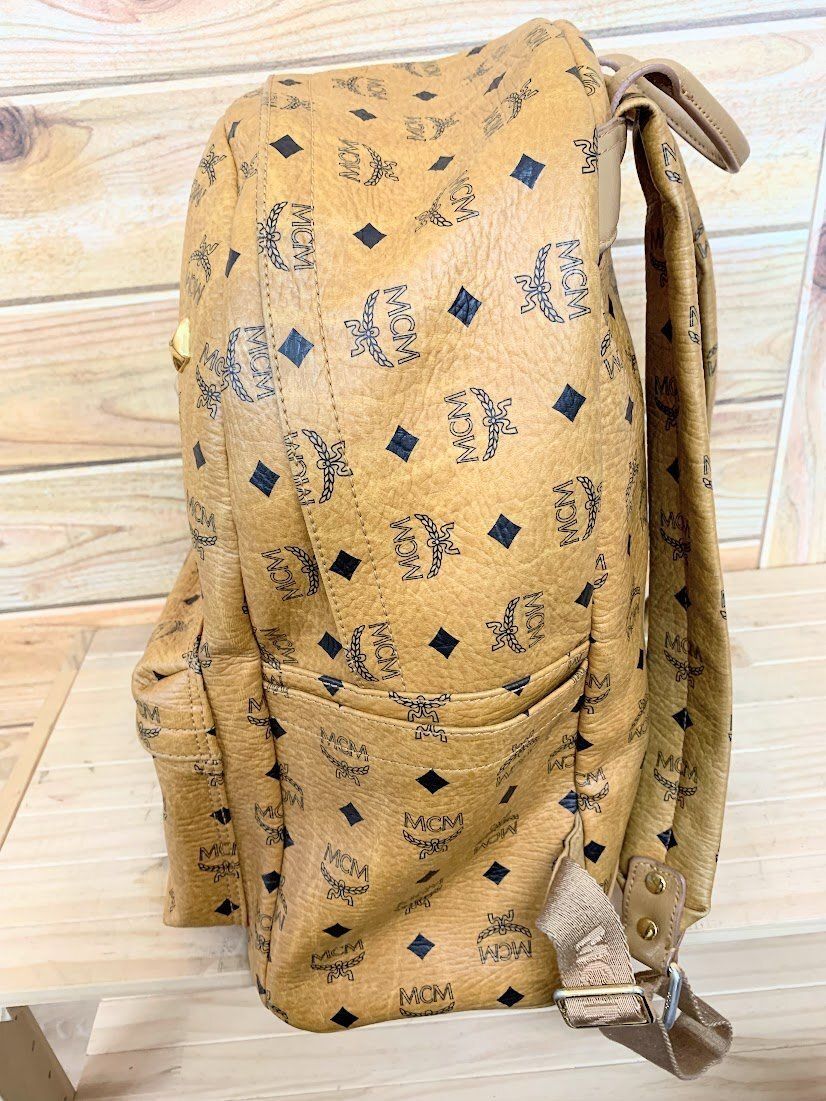 MCM ロゴグラムスタッズ バックパック リュック レザー CML 総柄