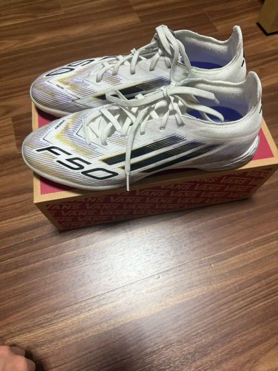 アディダス f50 プロ tf 260