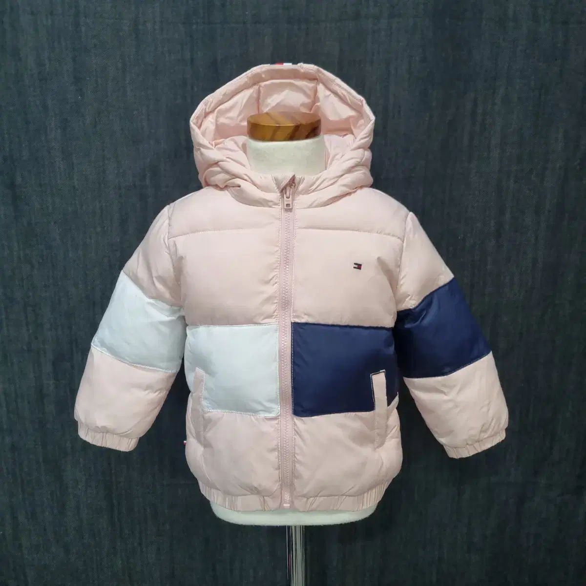 女子児童 18M Tommy Hilfiger トミーヒルフィガー ダウンジャケット 