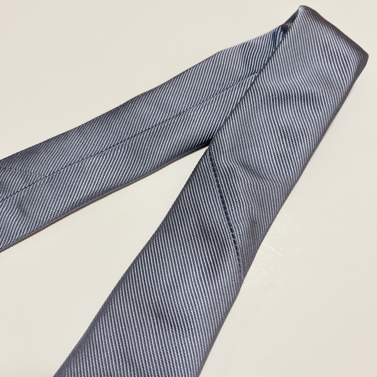 美品 メーカーズシャツ鎌倉 ネクタイ ハイブランド ソリッドタイ 無地 光沢 美品 メーカーズシャツ鎌倉 ネクタイ ハイブランド ソリッドタイ