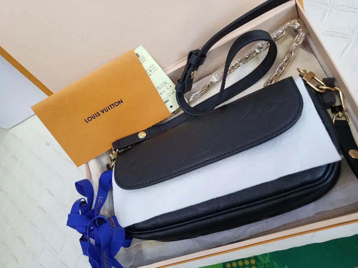 全国送料無料。 ルイヴィトン ウォレット オン チェーン アイビー ブラック 最大50％お値引でご案内。